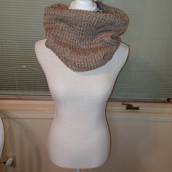 Simply Noelle scarf. W/zipper. 100%acrylic. EUC. - Picture 1 of 6